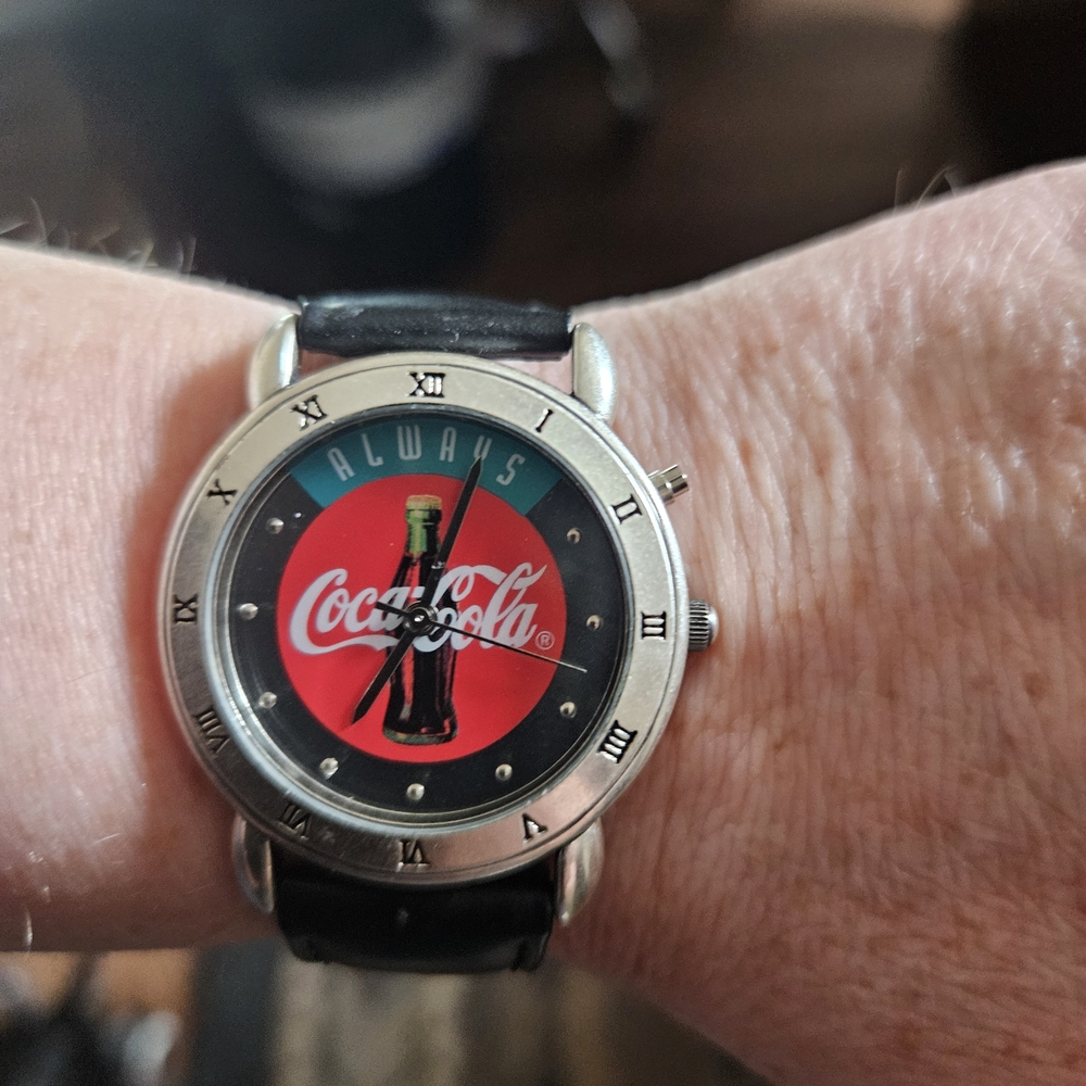 1996 Limited Edition Coca Cola Black and Silver # 0225/of 1500 - New battery